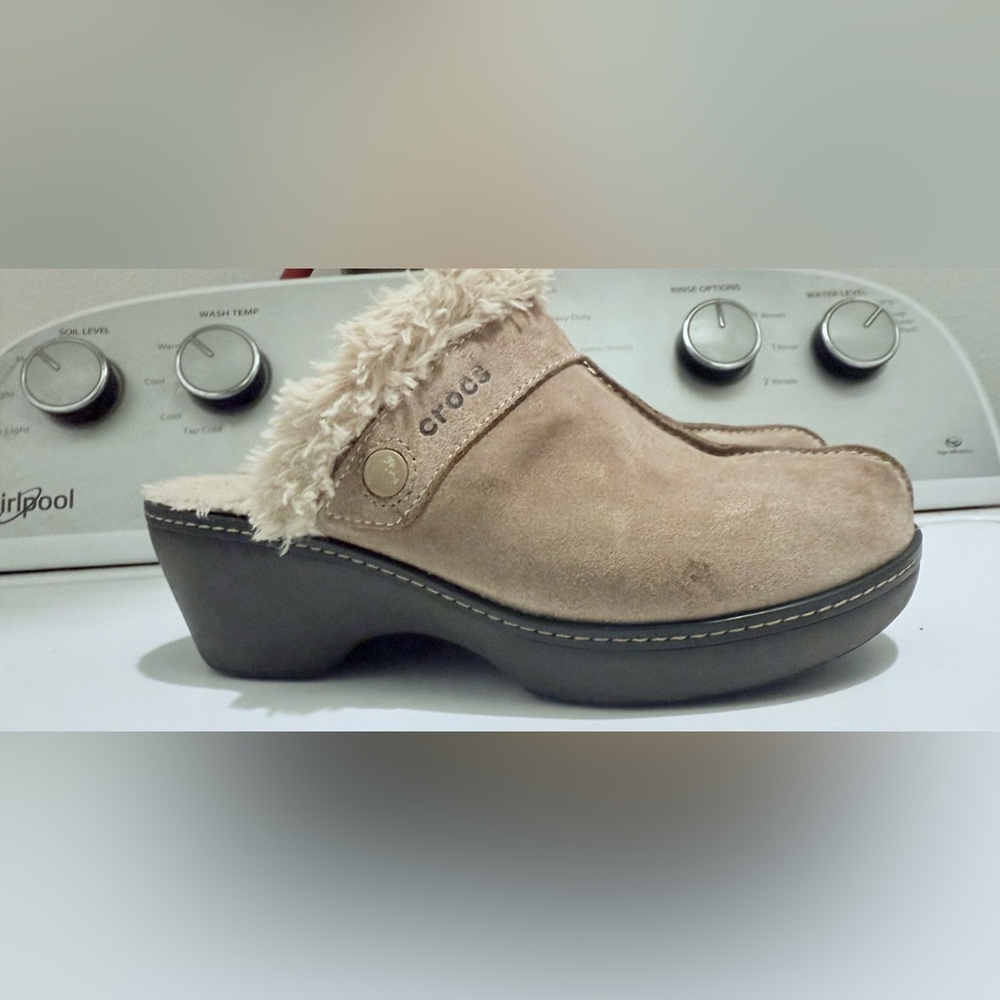 Women's Tan Fur-Lined Clogs
